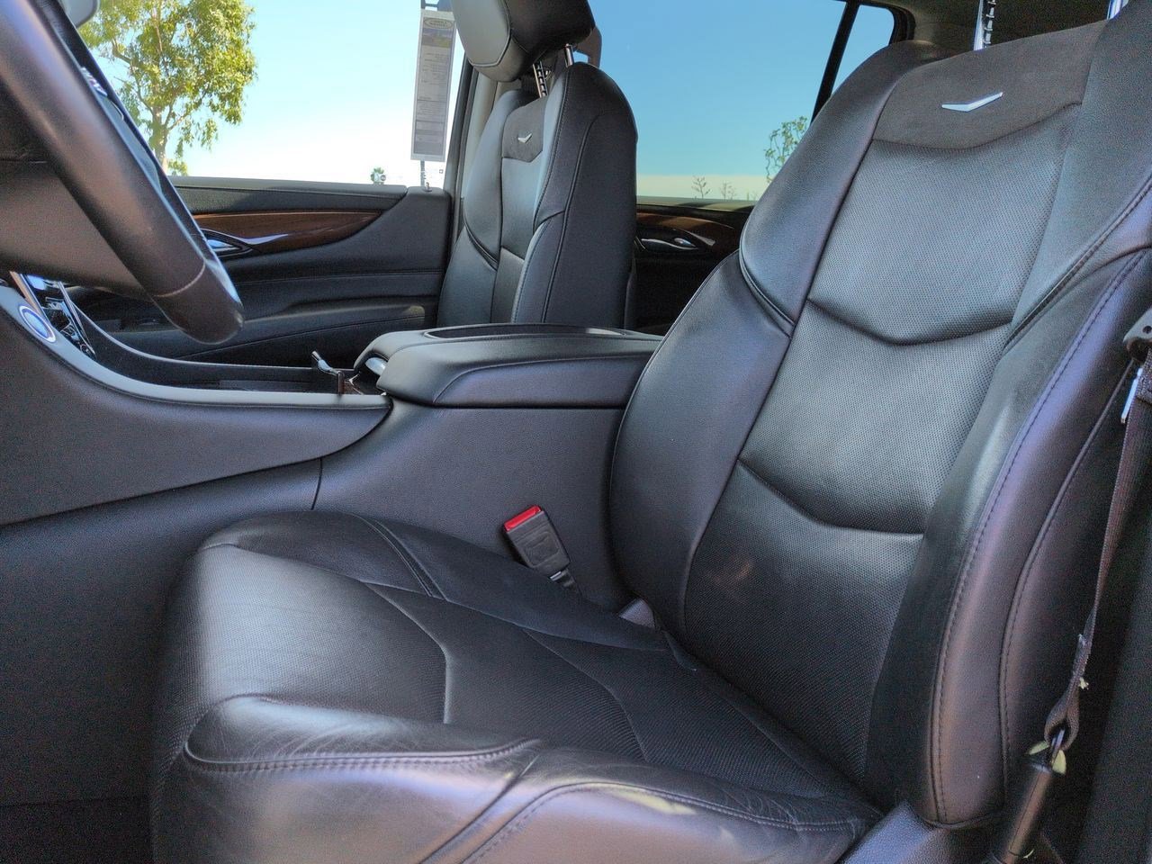 Used 2020 Cadillac Escalade ESV 2WD image 19