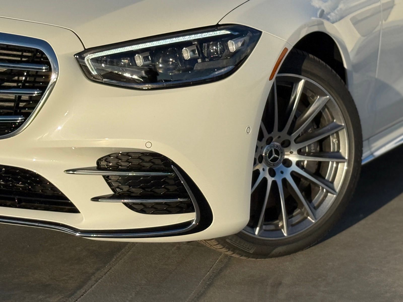 New 2026 Mercedes-Benz S 580e 4MATIC Sedan image 4