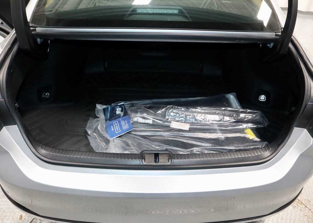 Used 2023 Lexus ES 250 w/ Premium Package image 13