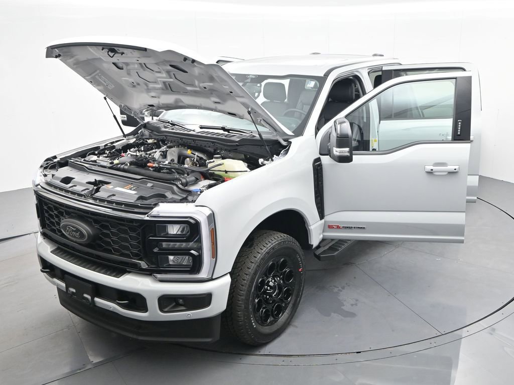 New 2026 Ford F250 Lariat w/ Black Appearance Package image 33