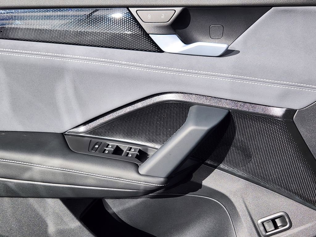 New 2026 Volkswagen Tiguan SE image 14