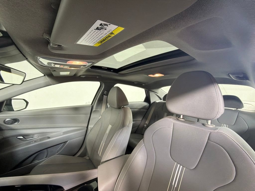Certified 2025 Hyundai Elantra SEL FWD image 23