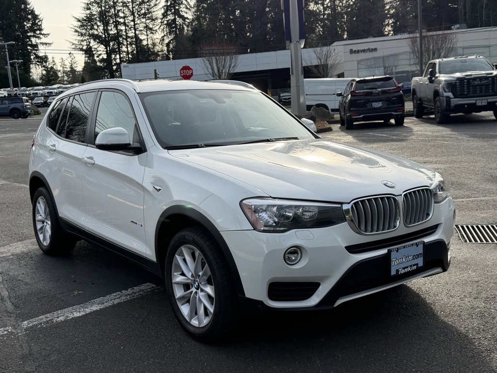 Used 2017 BMW X3 xDrive28i image 2