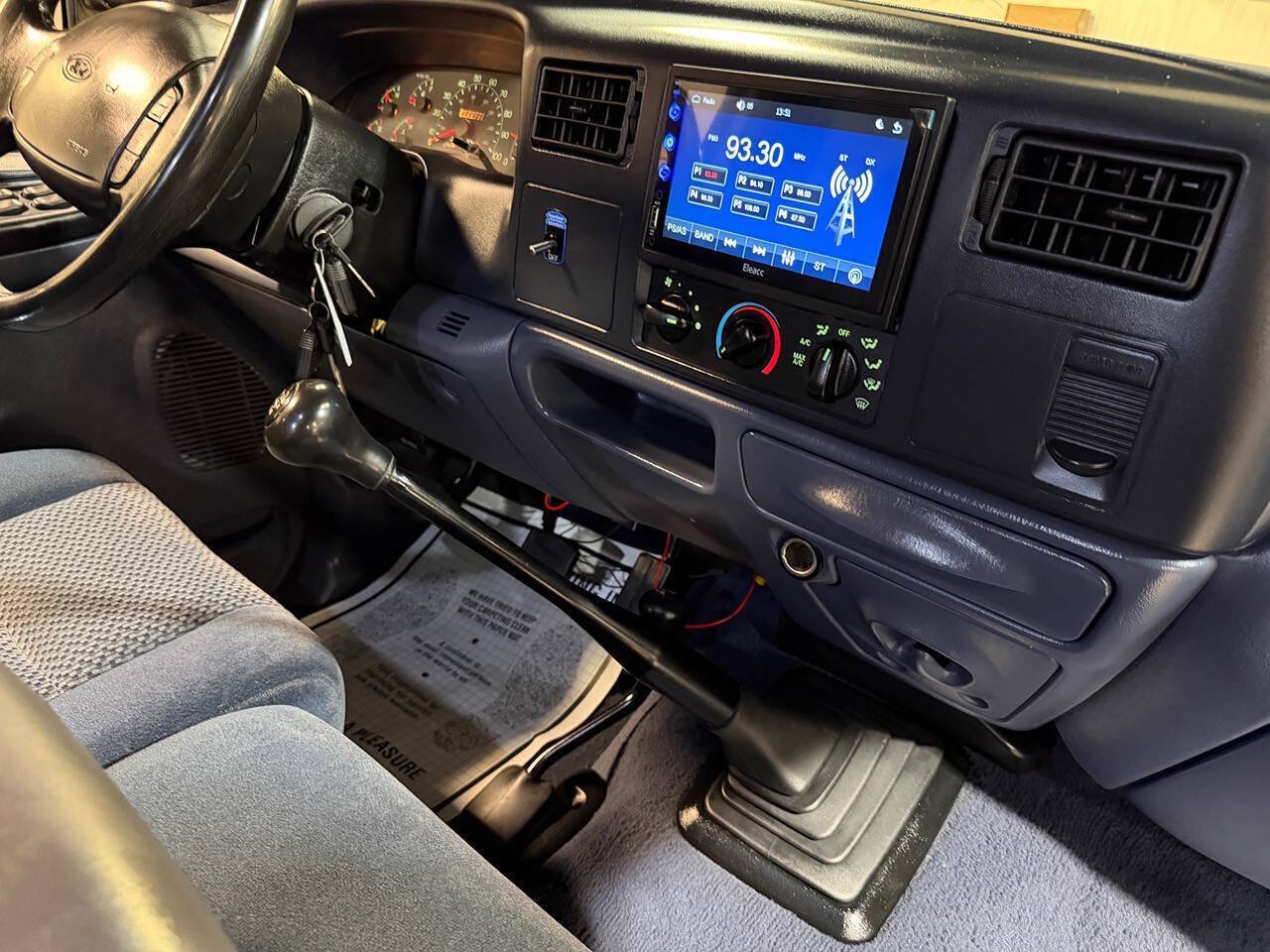 Used 2001 Ford F250 XLT AWD/4WD image 2