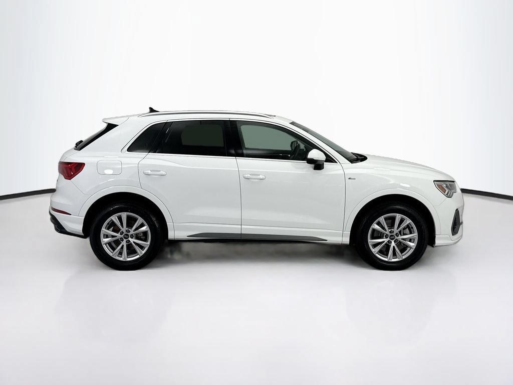 Used 2023 Audi Q3 2.0T Premium w/ Convenience Package AWD/4WD image 4