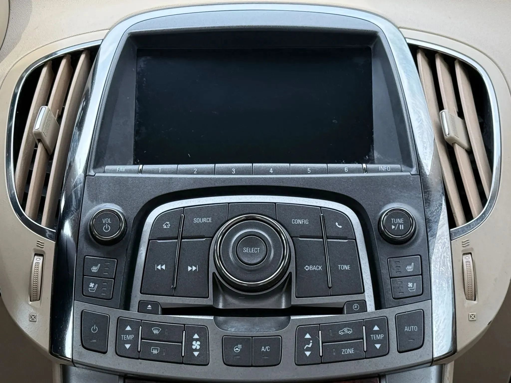 Used 2013 Buick LaCrosse Premium FWD image 26