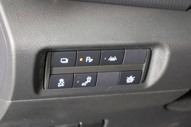 Used 2021 Nissan Kicks S image 23