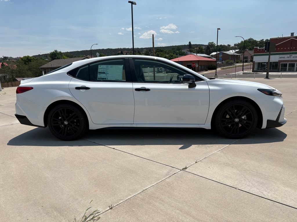 New 2026 Toyota Camry Hybrid FWD image 7