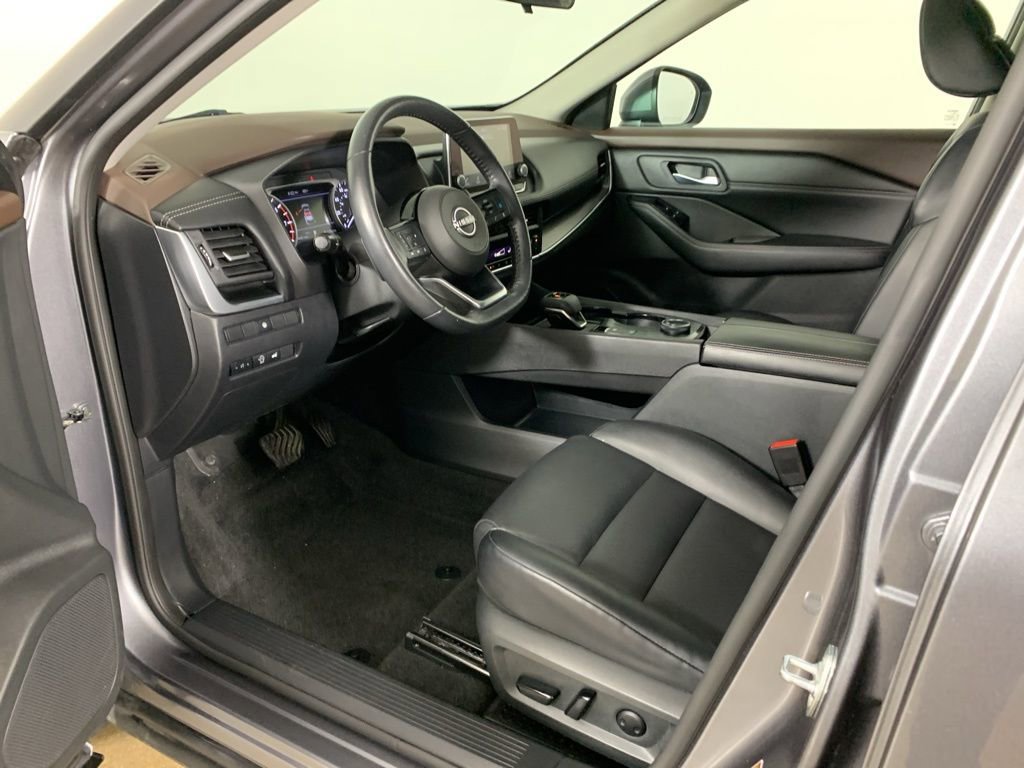 Used 2023 Nissan Rogue SV w/ SV Premium B Package image 31