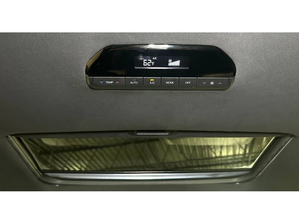 Used 2024 Kia EV9 GT-Line AWD/4WD image 38