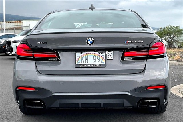 Used 2022 BMW M550i xDrive w/ Shadowloine Package image 4