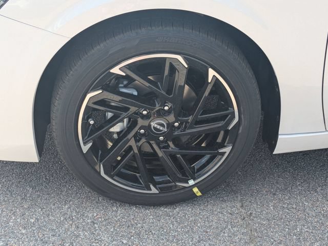 New 2026 Nissan Sentra SR w/ SR All Weather Package FWD image 10