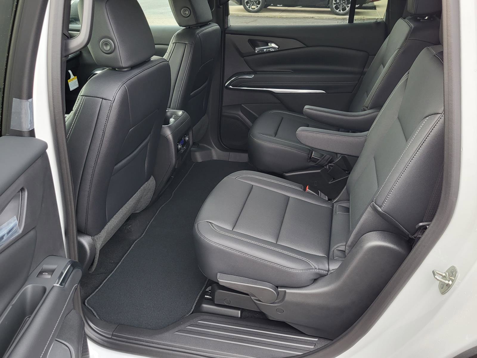 New 2026 Chevrolet Traverse LT w/ Midnight/Sport Edition image 13
