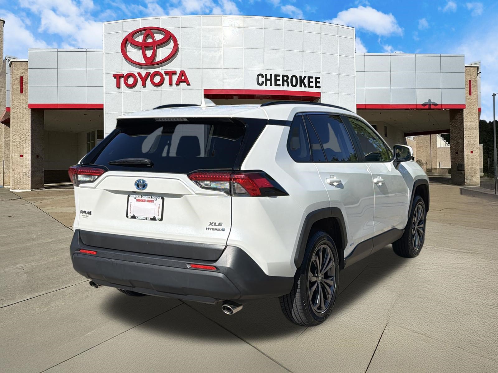 Used 2022 Toyota RAV4 XLE Premium AWD/4WD image 5