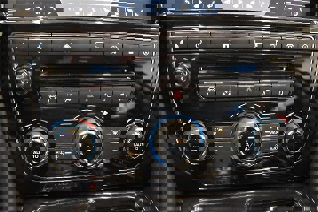 Used 2018 Jaguar XJ L Portfolio image 20