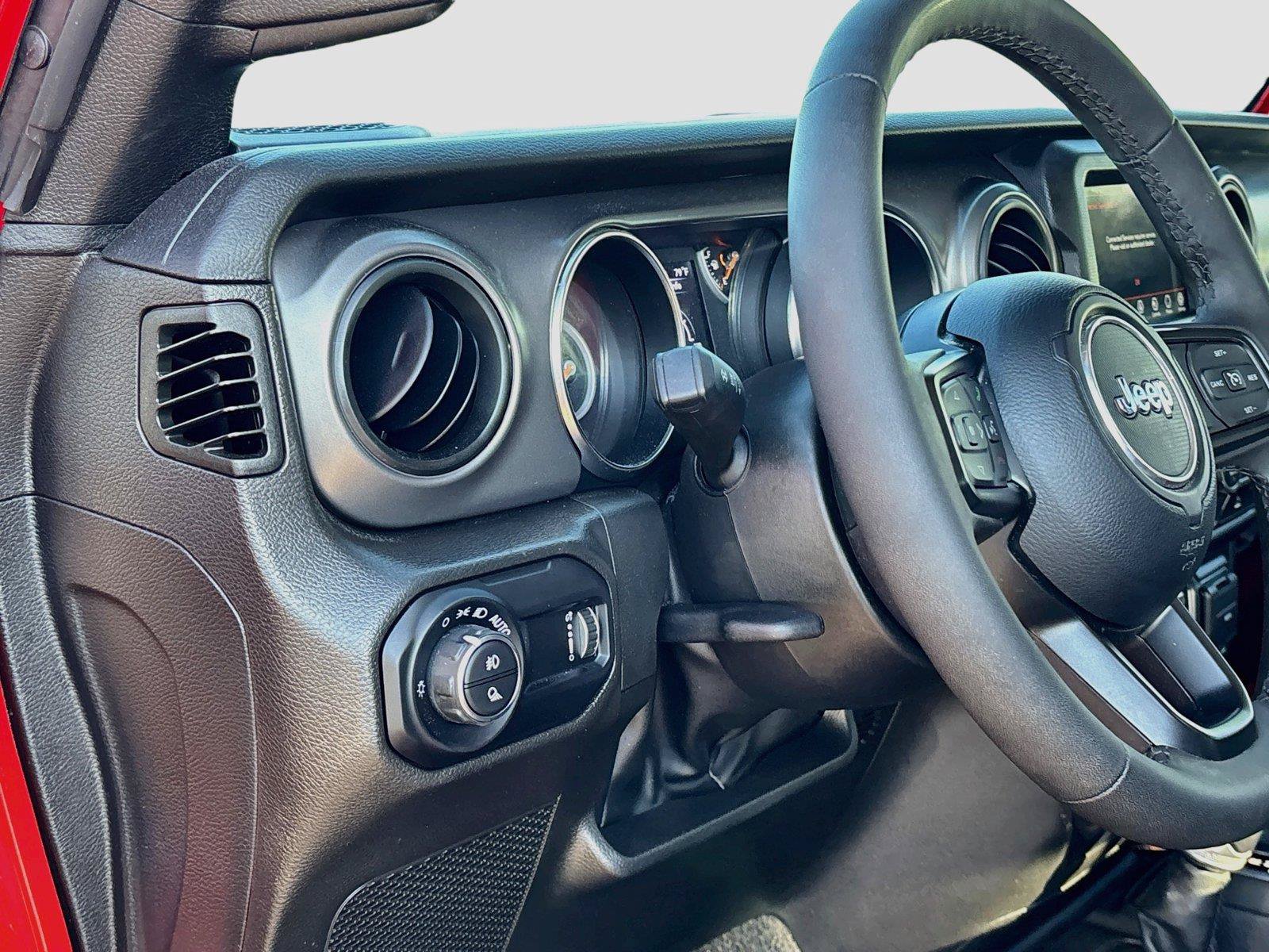Used 2023 Jeep Gladiator Sport AWD/4WD image 10