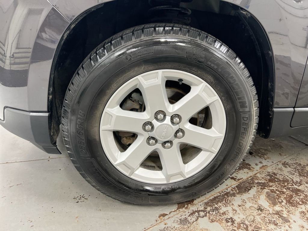 Used 2015 GMC Acadia SLE image 27