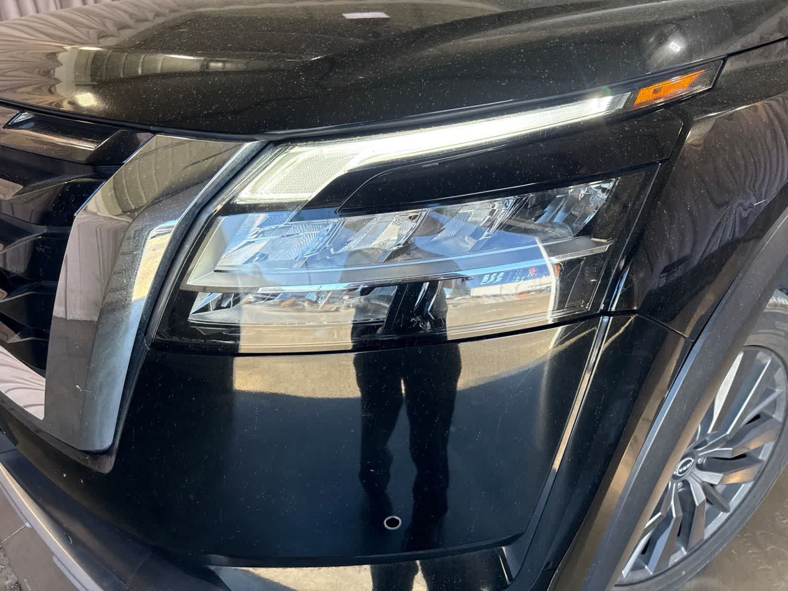 Used 2022 Nissan Pathfinder SL w/ SL Premium Package FWD image 9