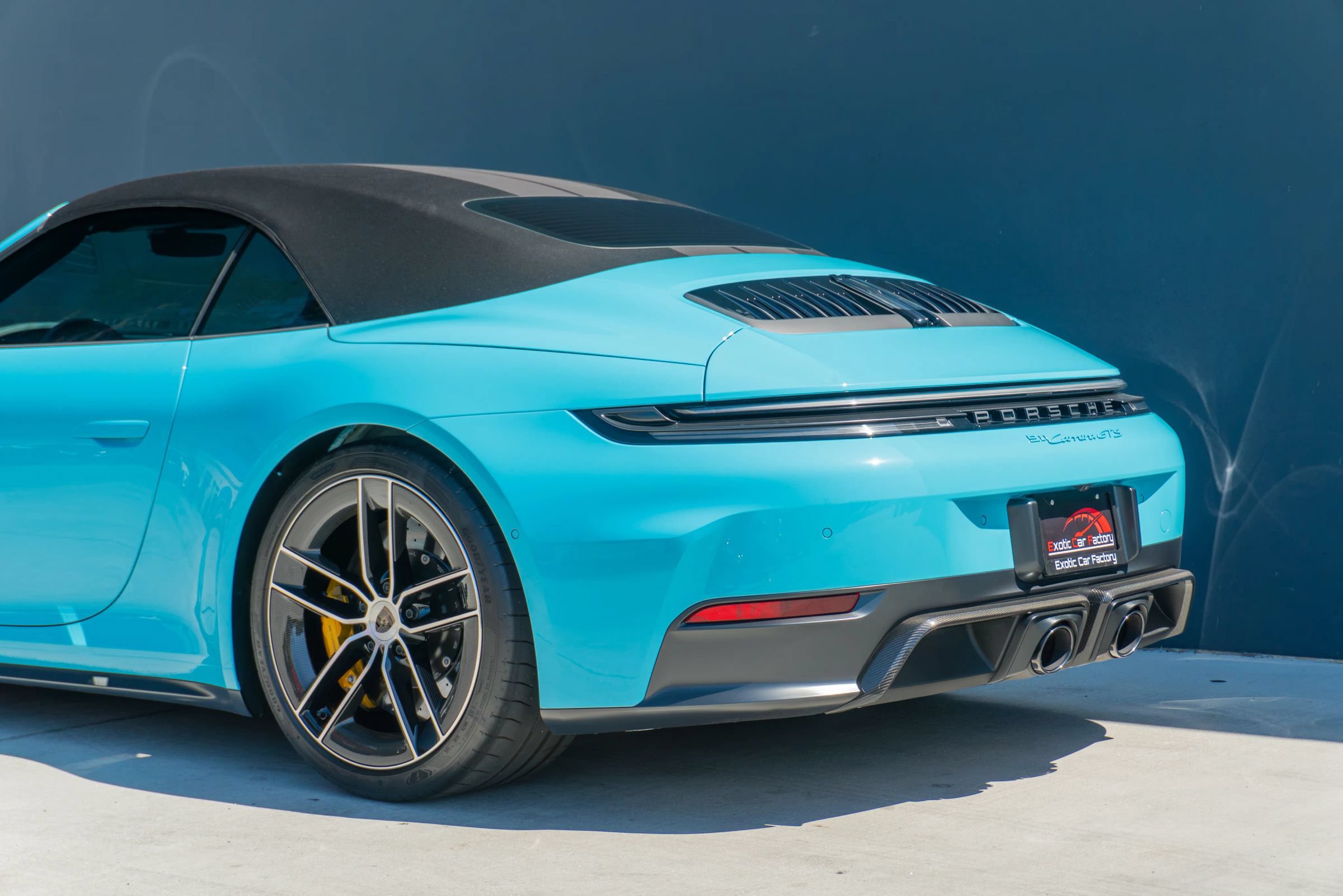 Used 2025 Porsche 911 Carrera 4 GTS AWD/4WD image 24