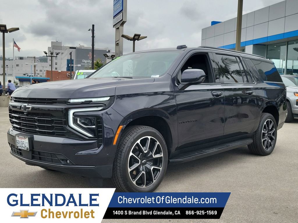 Certified 2025 Chevrolet Suburban RST image 16