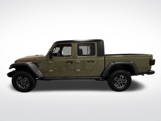 Used 2025 Jeep Gladiator Mojave w/ Convenience Group AWD/4WD image 5