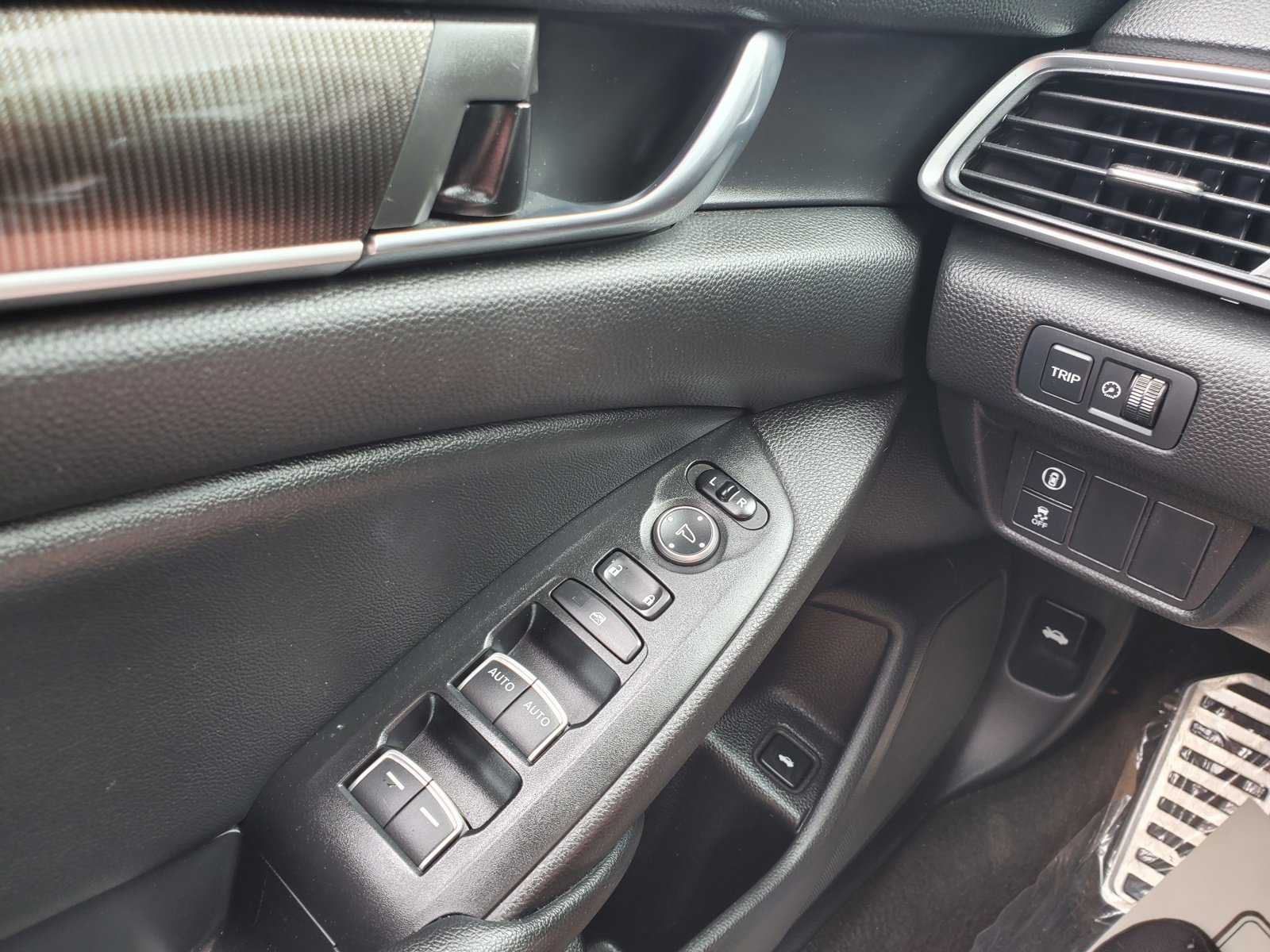 Used 2021 Honda Accord Sport image 13