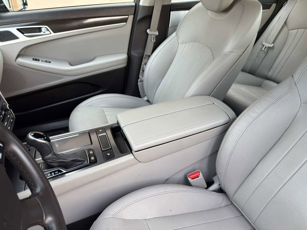 Used 2017 Genesis G80 3.8 image 36