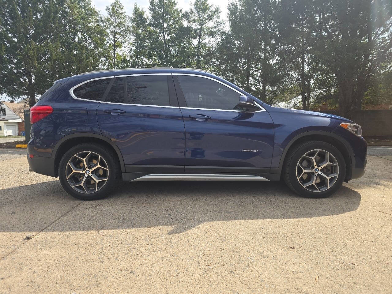 Used 2017 BMW X1 sDrive28i FWD image 3