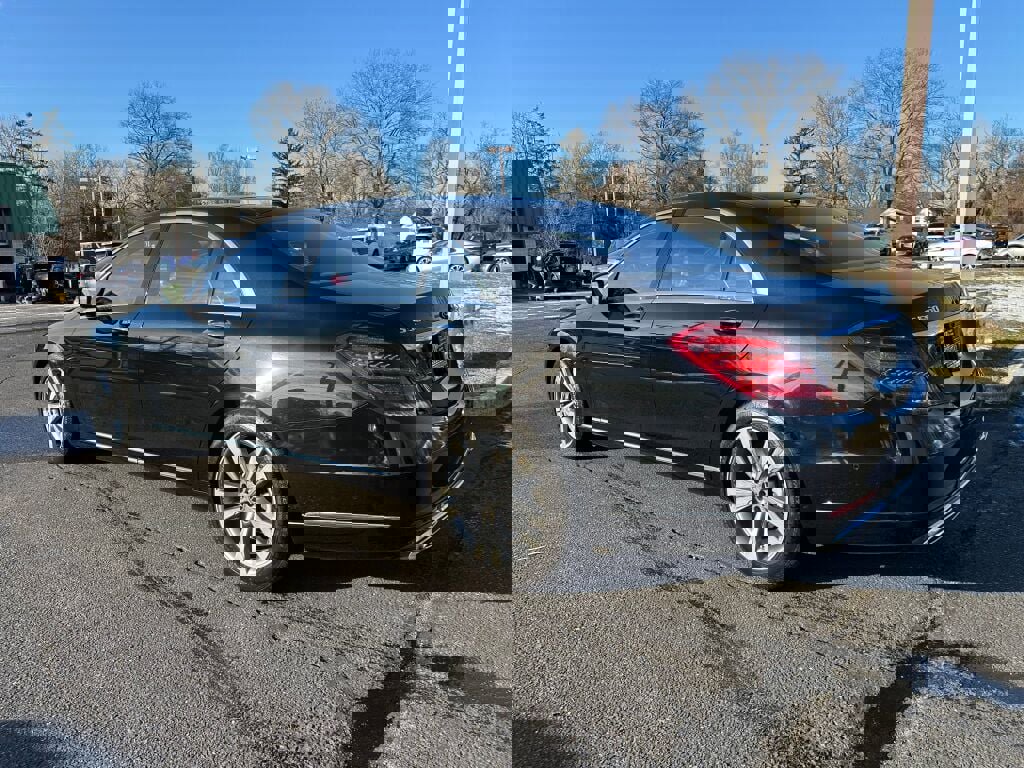 Used 2019 Mercedes-Benz S 560 4MATIC Sedan w/ Premium Package image 5