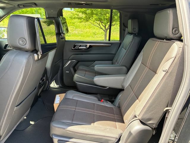 New 2026 Chevrolet Suburban High Country AWD/4WD image 17