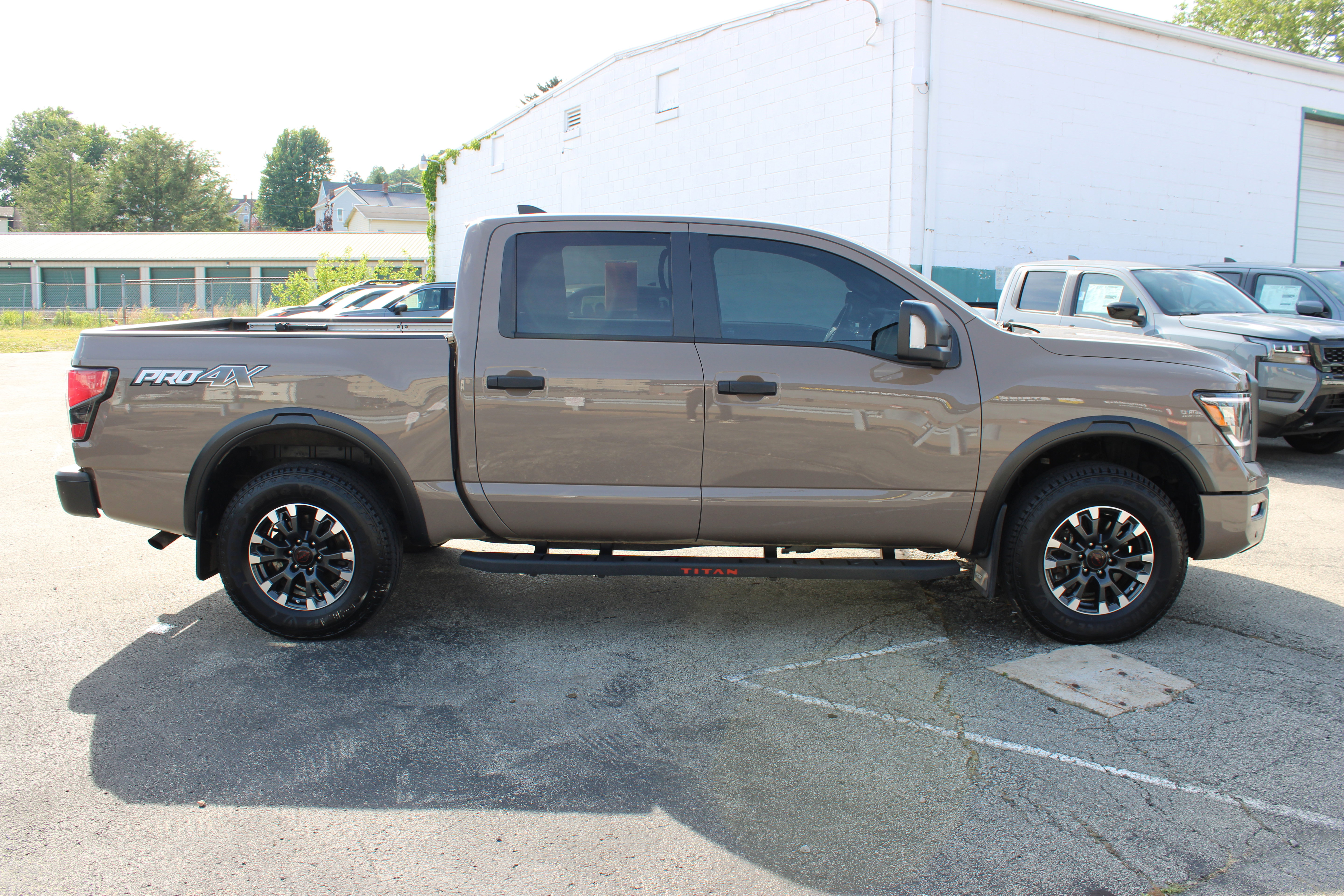 Certified 2024 Nissan Titan PRO-4X w/ Pro-4x Convenience Package AWD/4WD image 9