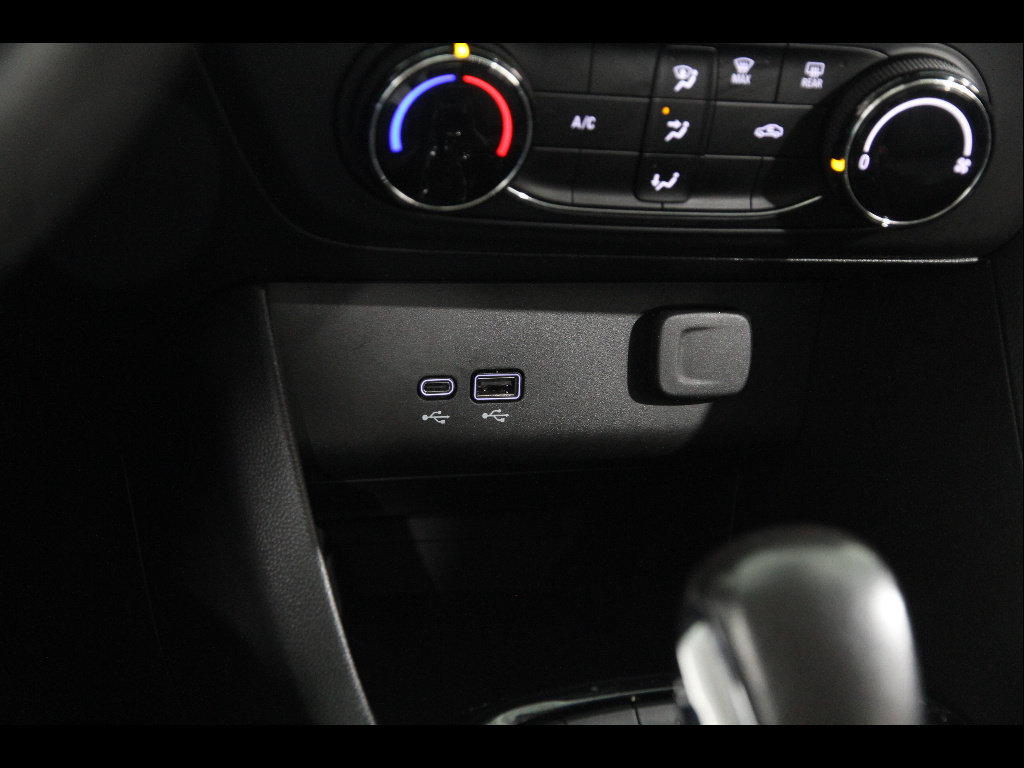 Certified 2024 Buick Encore GX Preferred FWD image 13
