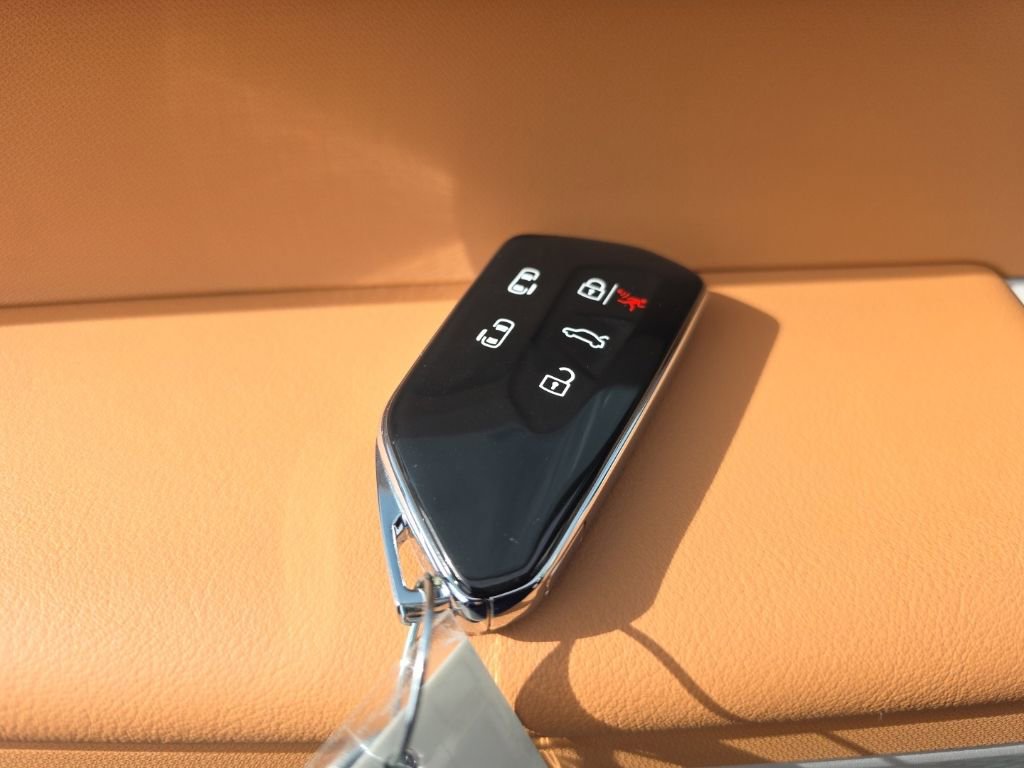 New 2025 Volkswagen ID. Buzz 1st Edition image 23