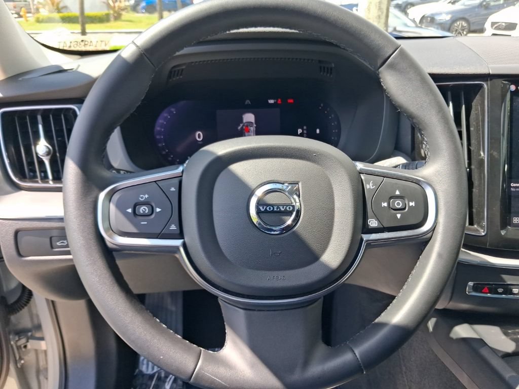 Used 2024 Volvo XC60 B5 Core AWD/4WD image 17