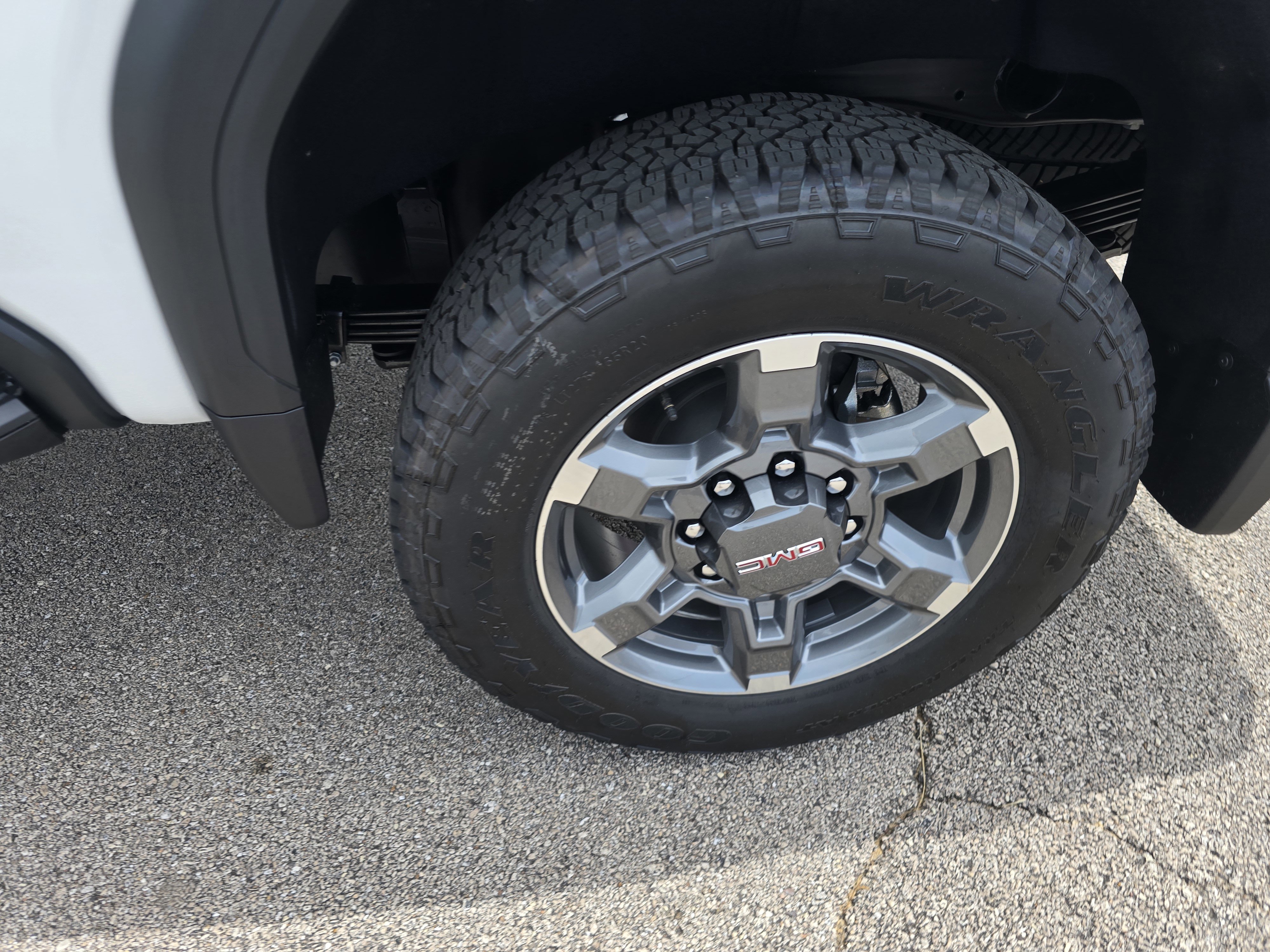 New 2025 GMC Sierra 2500 SLT w/ SLT Convenience Package image 11