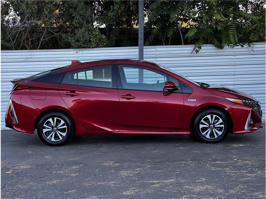 Used 2017 Toyota Prius Prime Advanced FWD image 13
