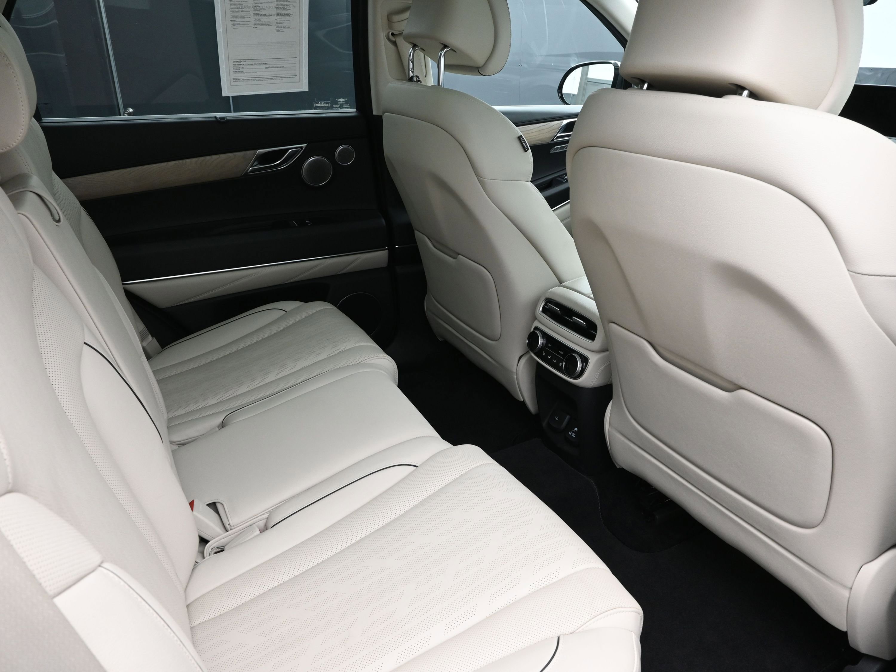 Used 2022 Genesis GV80 2.5T w/ Prestige Package 04 image 25