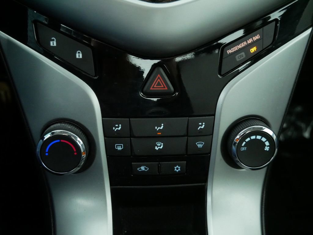 Used 2014 Chevrolet Cruze LS FWD image 30