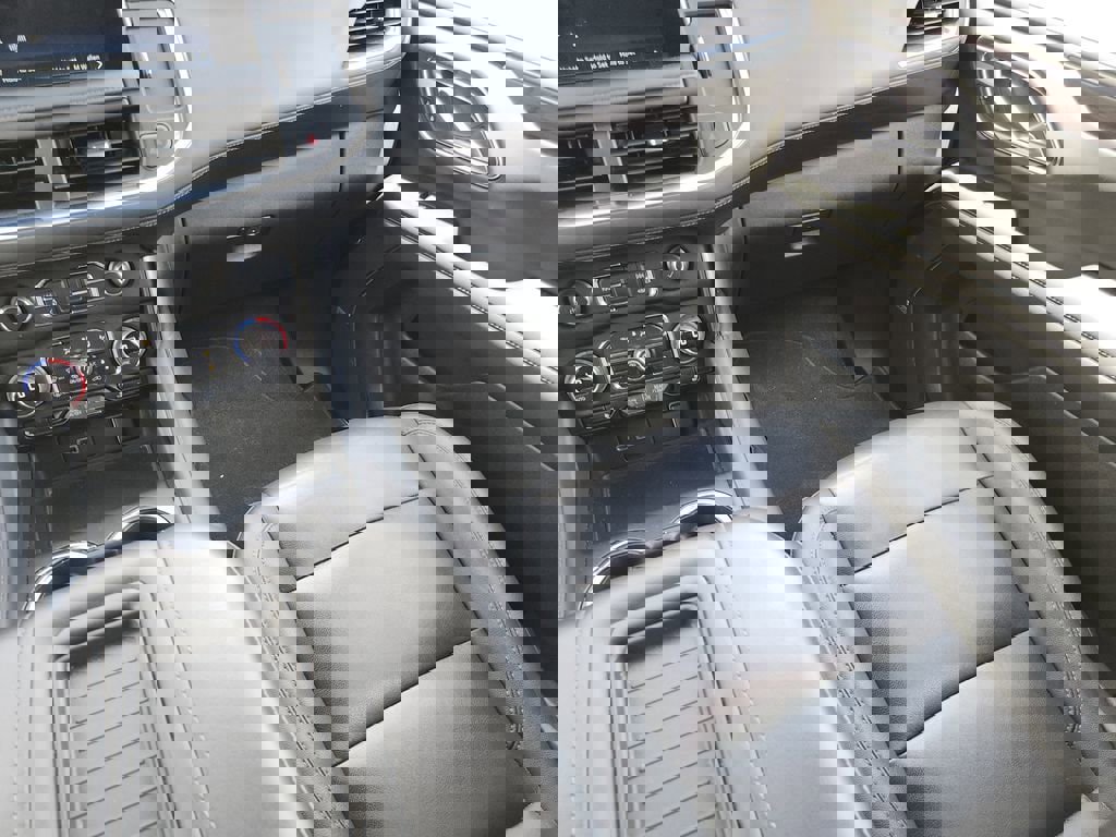 Certified 2022 Chevrolet Tahoe Z71 w/ Luxury Package AWD/4WD image 14