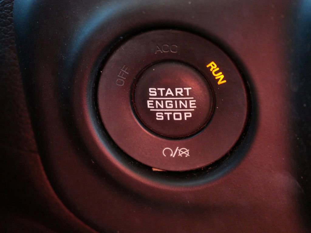 Used 2021 Jeep Gladiator Sport image 25