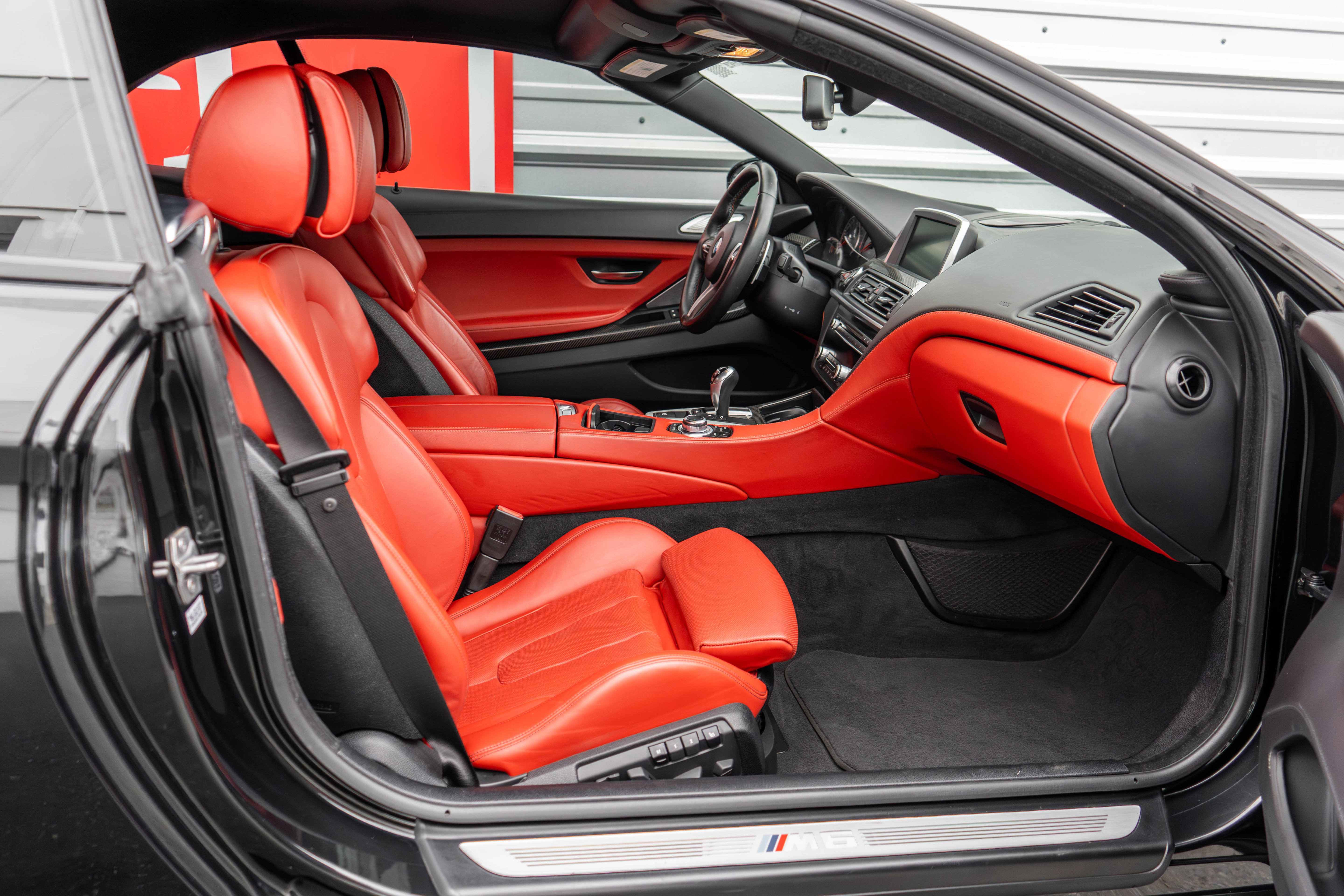 Used 2014 BMW M6 Convertible image 36