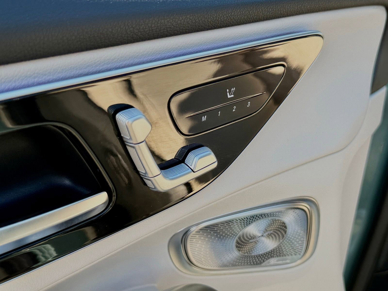 Used 2026 Mercedes-Benz GLC 300 image 24