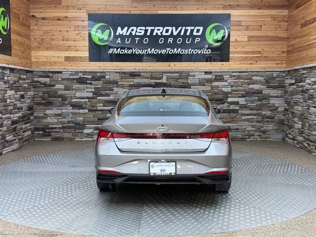 Used 2023 Hyundai Elantra SEL w/ Convenience Package FWD image 9