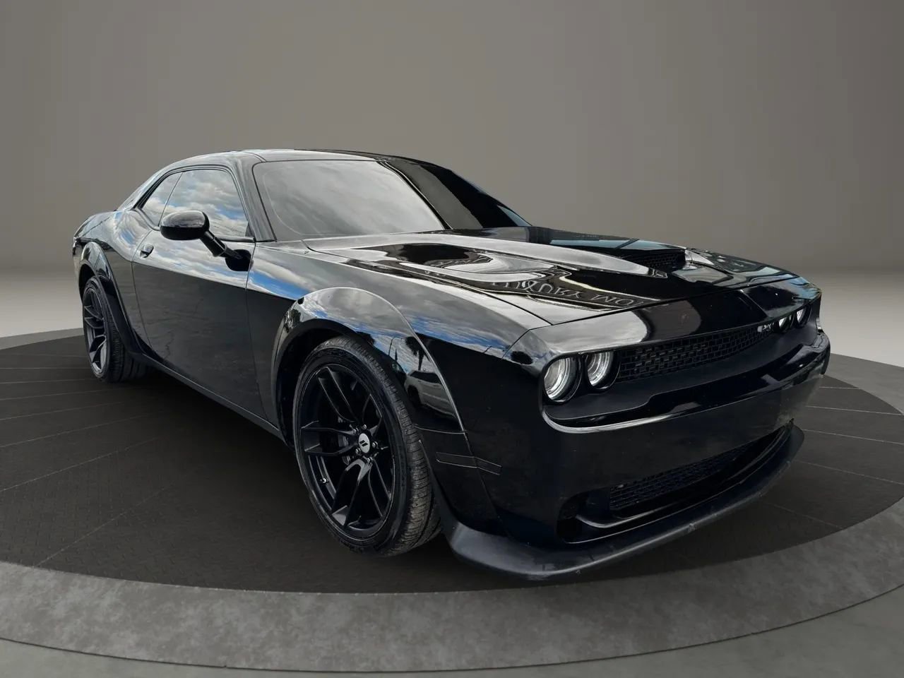 Used 2021 Dodge Challenger R/T Scat Pack RWD image 4