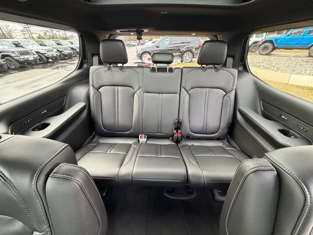 New 2026 Jeep Grand Wagoneer 4WD w/ Premium Group I image 13