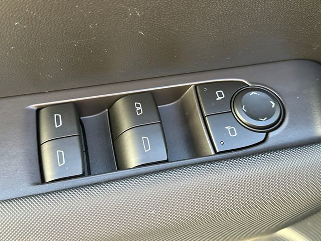 Used 2023 Chevrolet Colorado Z71 w/ Z71 Convenience Package 2 image 25