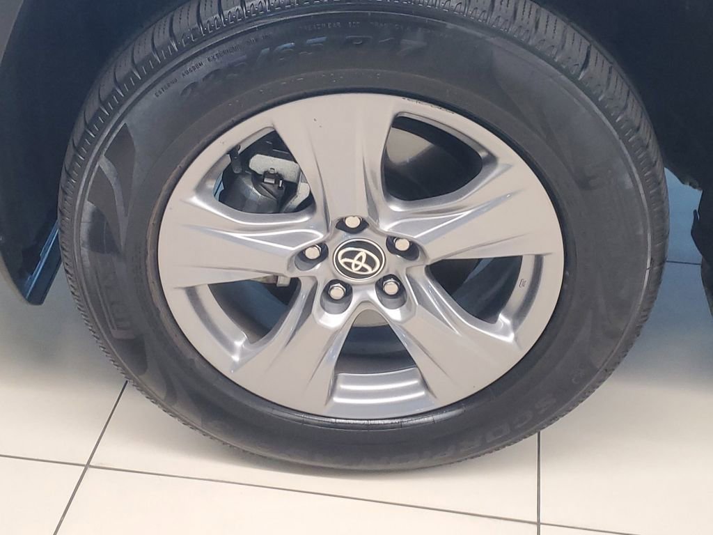 Certified 2025 Toyota RAV4 XLE image 4