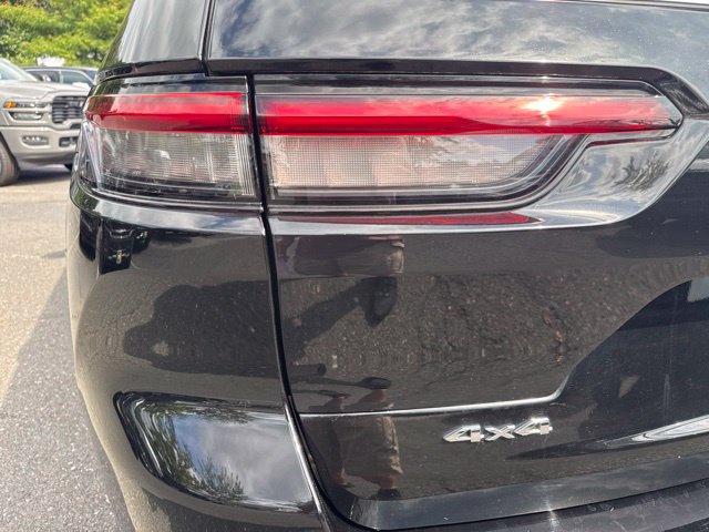 Used 2023 Jeep Grand Cherokee L Limited AWD/4WD image 30