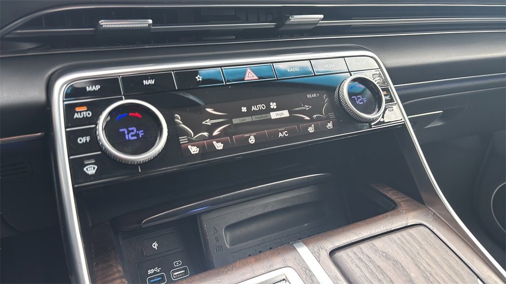 Used 2023 Genesis GV80 2.5T w/ Prestige 20" Package image 24