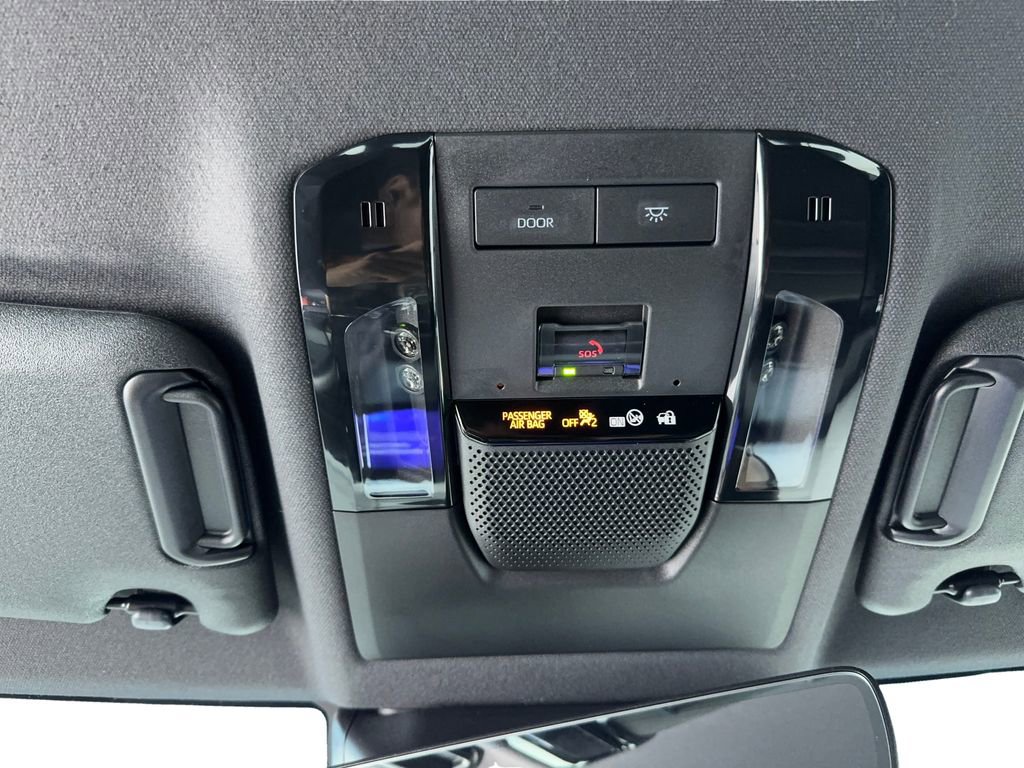 Used 2024 Toyota Land Cruiser image 32